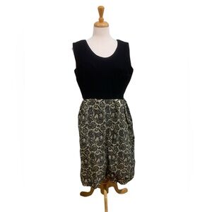 Vntg 60’s sleeveless black and gold brocade dress size L